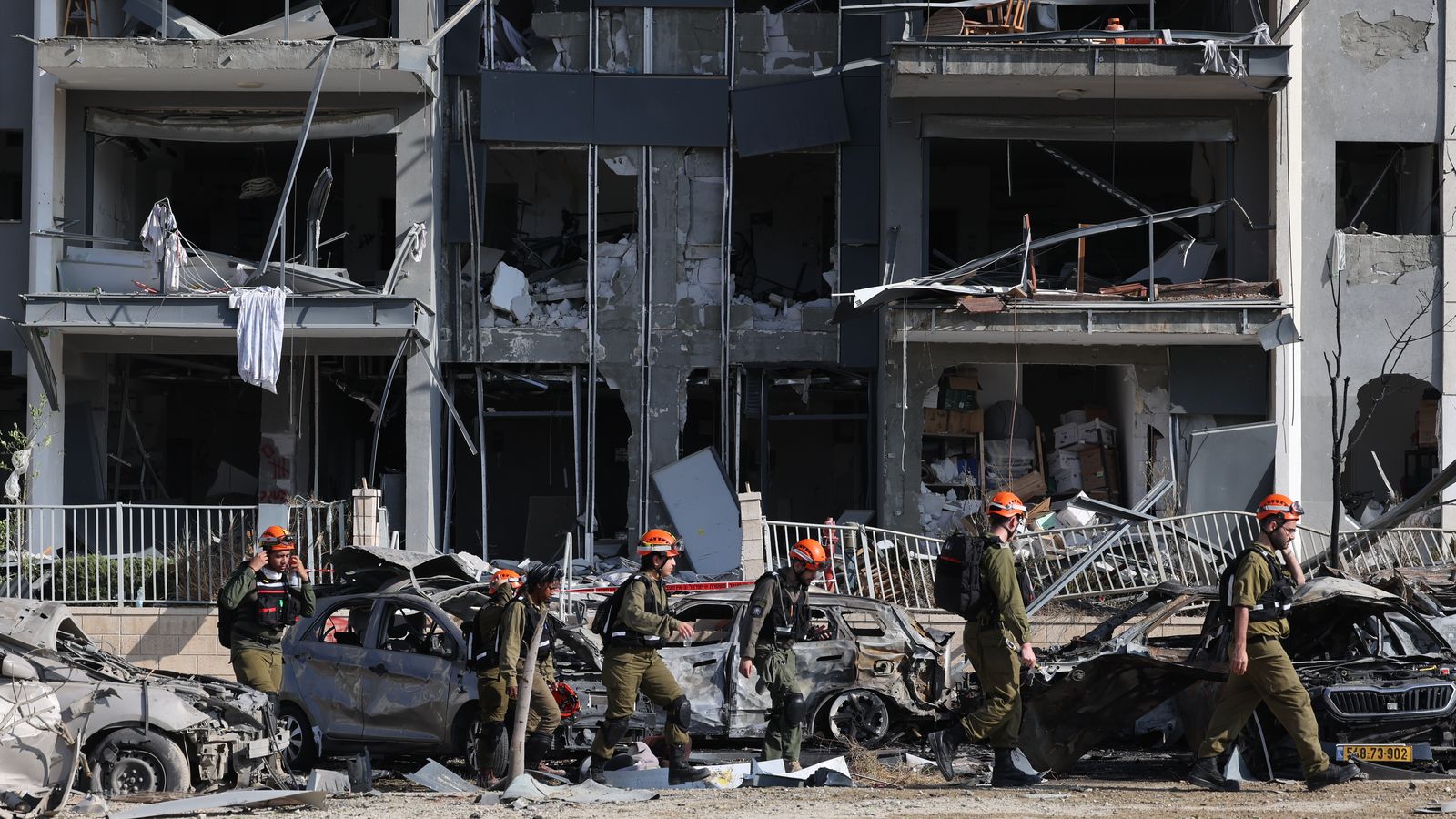 Resultat de l'impacte de míssils balístics iranians en edificis residencials en Beer Sheva, sud d'Israel, este divendres