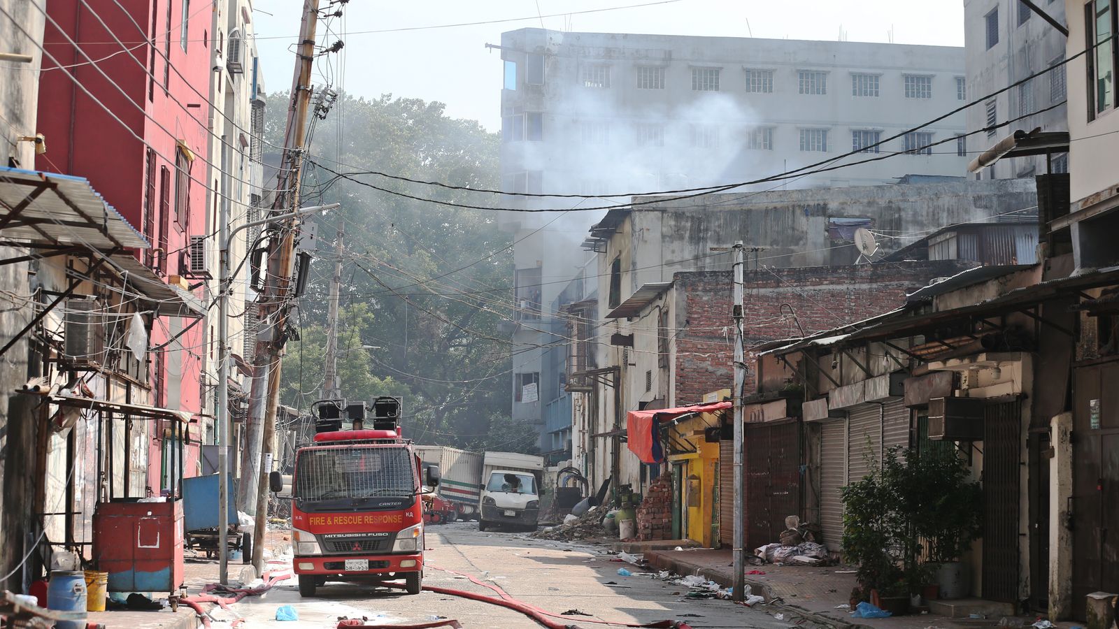 Imatge d'un incendi a una fàbrica de Bangladesh, en arxiu