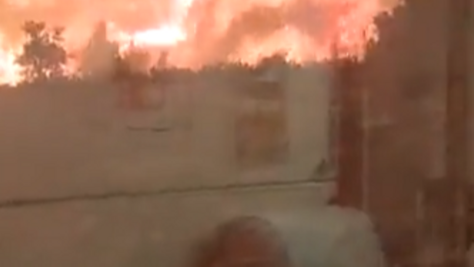 Imatge del foc a Caudiel des de l'interior del tren