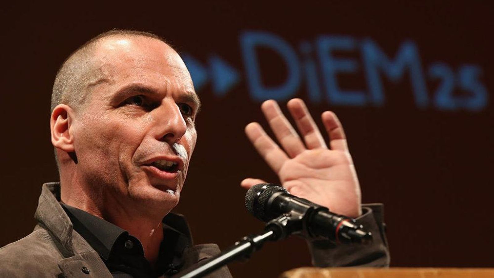 Imatge d'arxiu de Yanis Varoufakis Imatge d'arxiu de Yanis Varufakis
