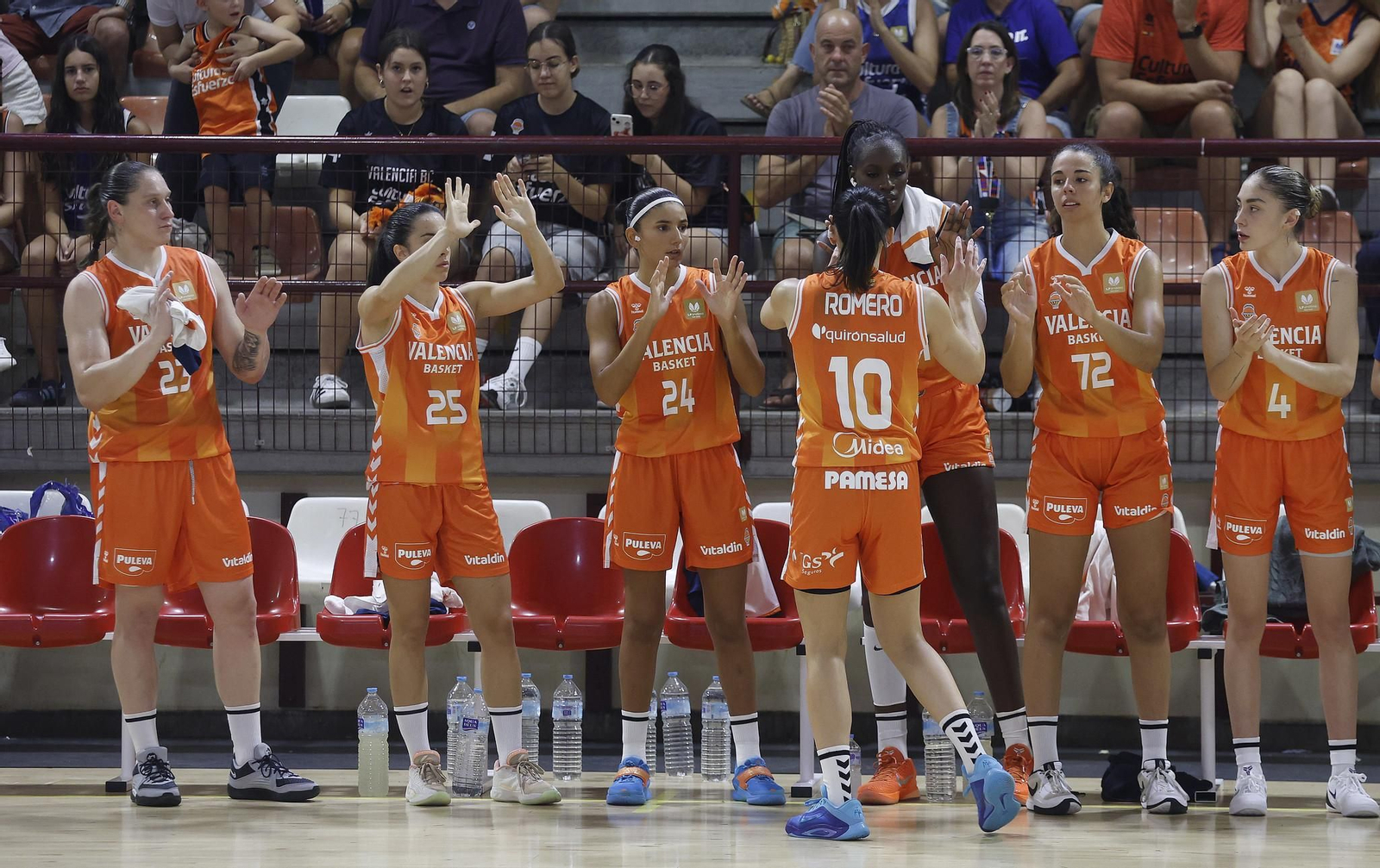 Diumenge, a les 12:15 h la cita serà amb el bàsquet femení en l’estrena al Roig Arena del València Basket femení, que s’enfrontarà a IDK Euskotren