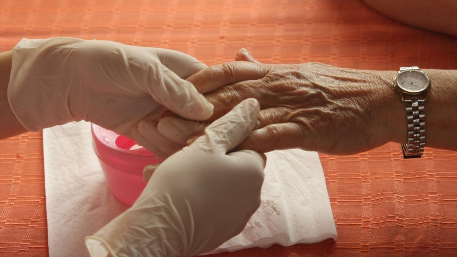 La Comunitat Valenciana resol per primera vegada els expedients de dependència en termini