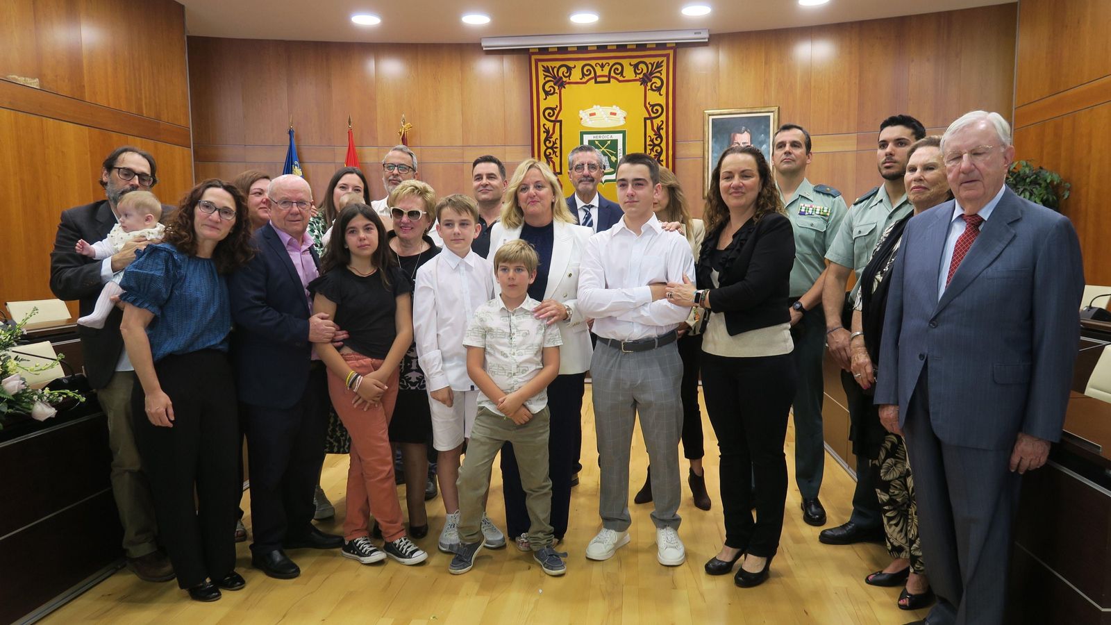 La família de Policarpo, aquest dissabte després de l'homenatge a Calp