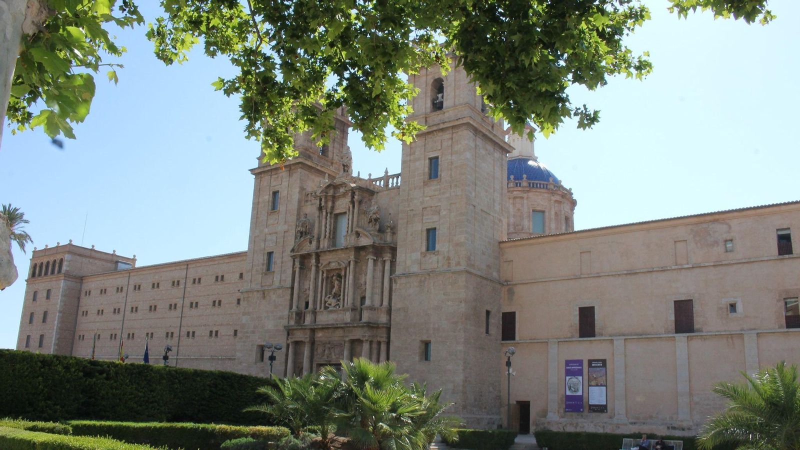 El monestir de Sant Miquel, on estan les depèndencies de l'AVL actualment