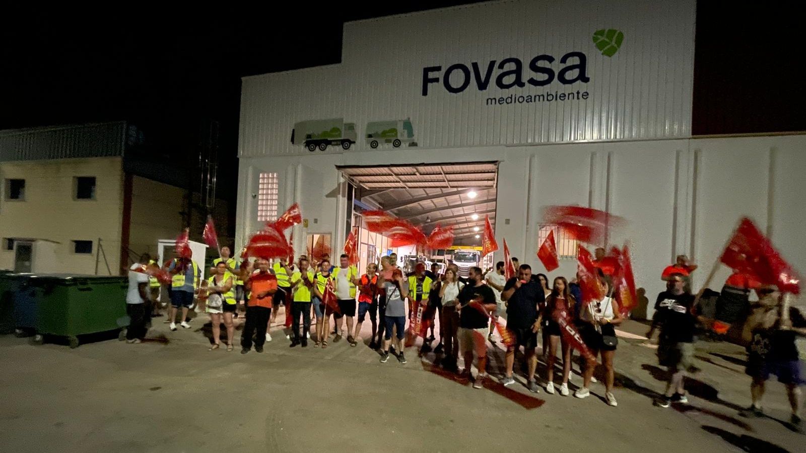 Concentració de la plantilla a les portes de Fovasa