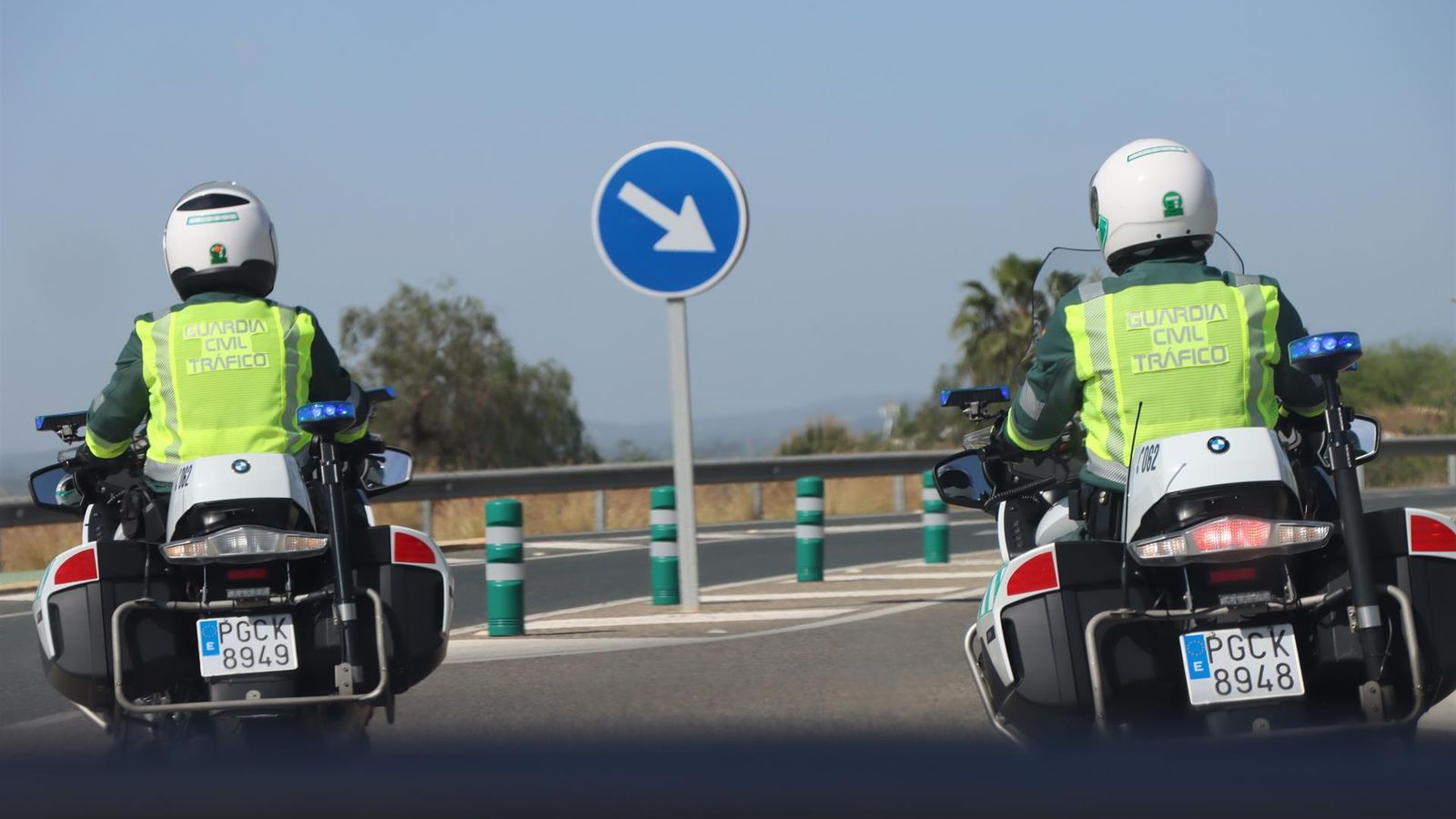 Una patrulla de la Guàrdia Civil de Trànsit en una imatge d'arxiu