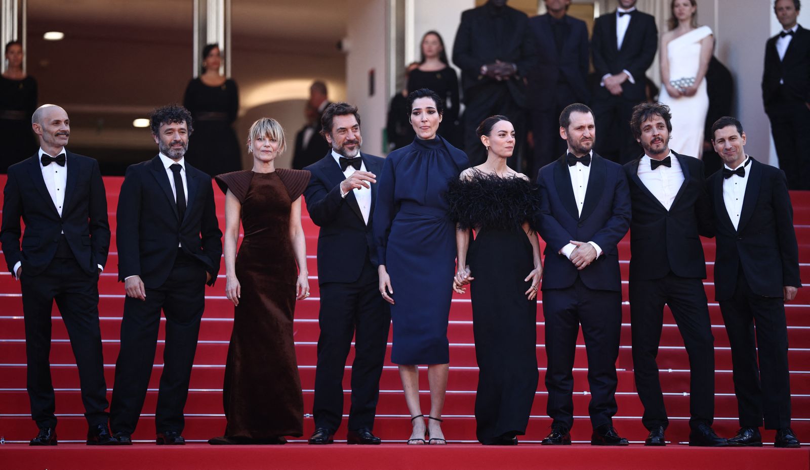 L'equip durant l’arribada a la projecció d’El ser querido.