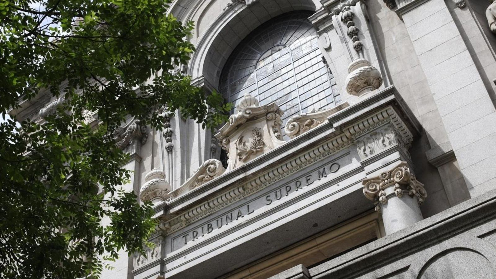Façana del Tribunal Suprem.