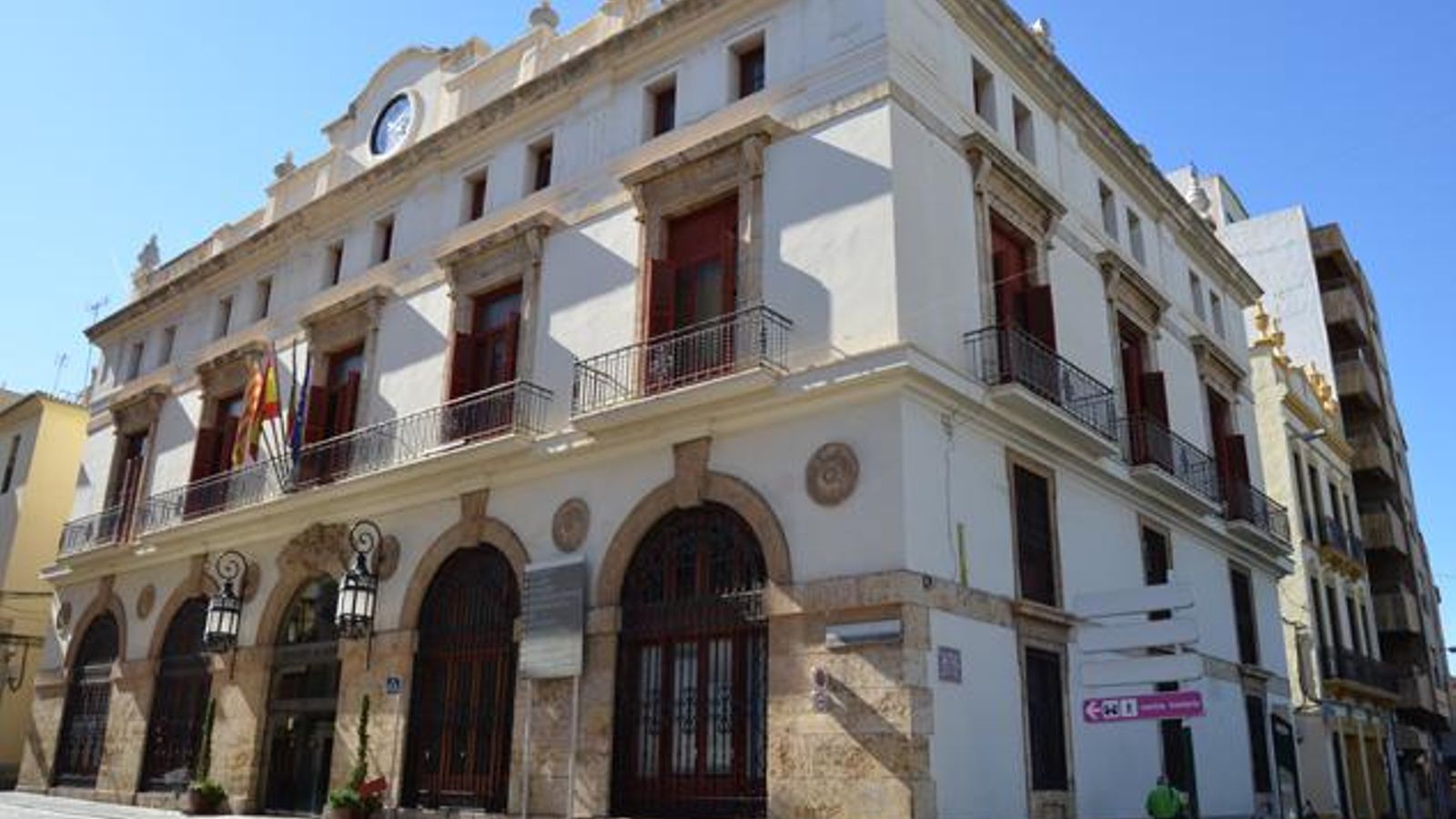 Imatge exterior de l'ajuntament de Sagunt