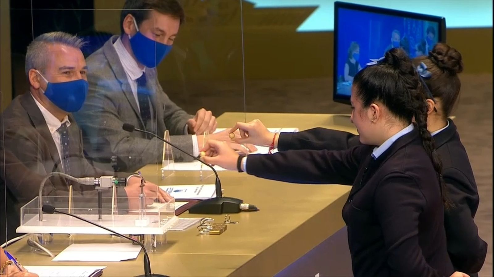 Moment en què es cantaven els números de la Grossa de Nadal de 2021