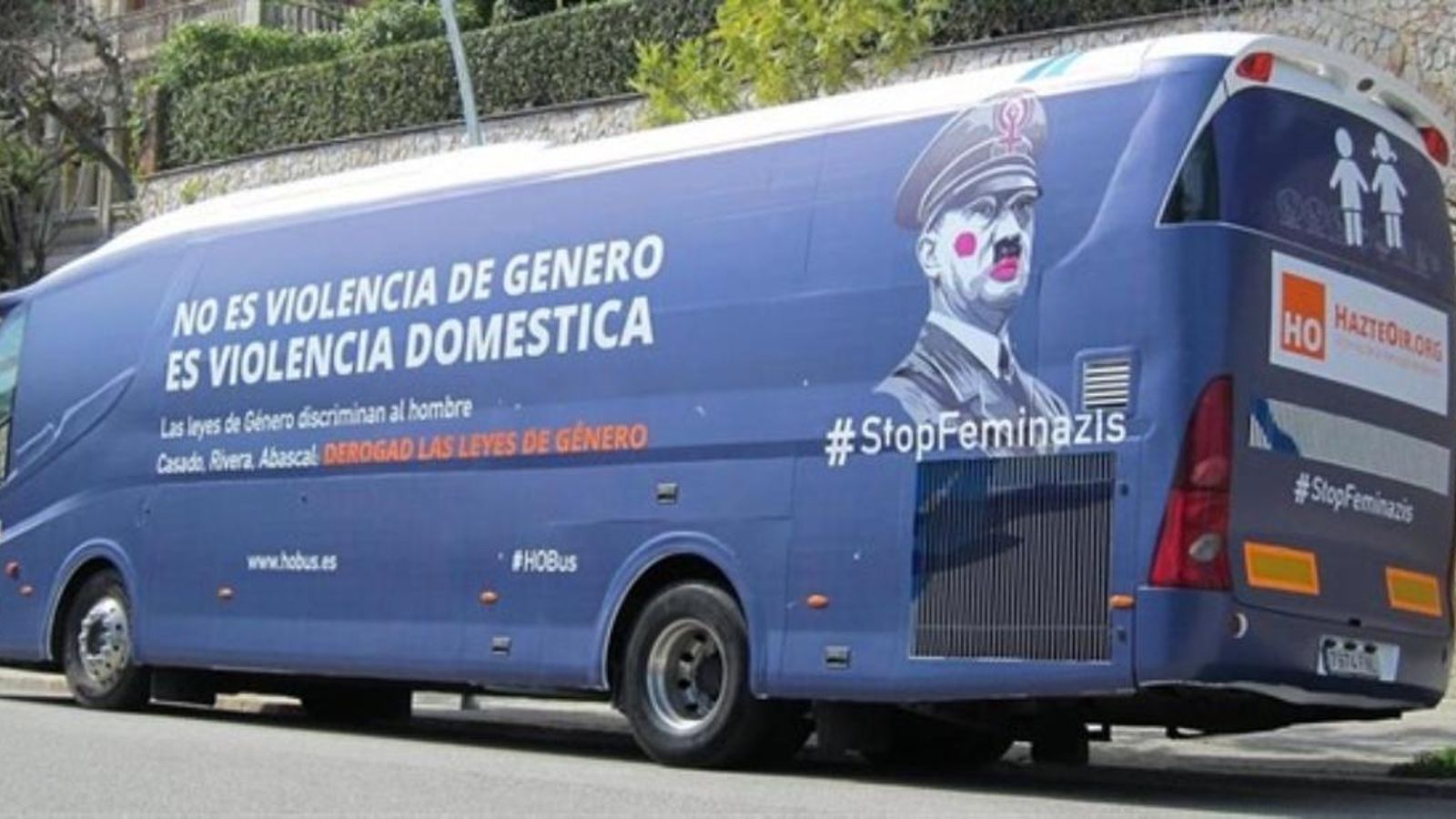 El jutjat sobreseu la denúncia per immobilitzar el bus #StopFeminazis