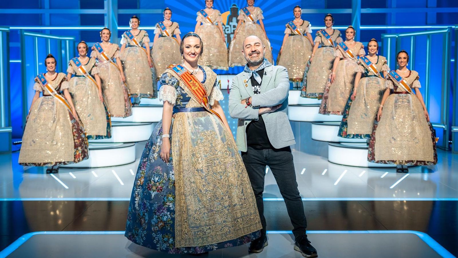 Laura Mengó i la seua cort d'honor visiten el concurs de la sobretaula d'À Punt