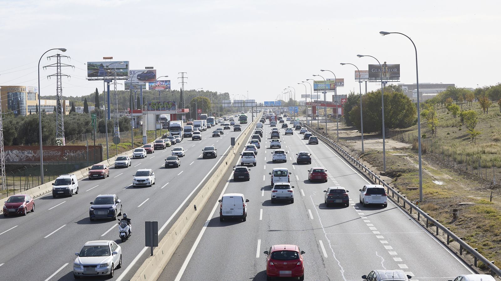 Cotxes durant l'operació eixida (arxiu)