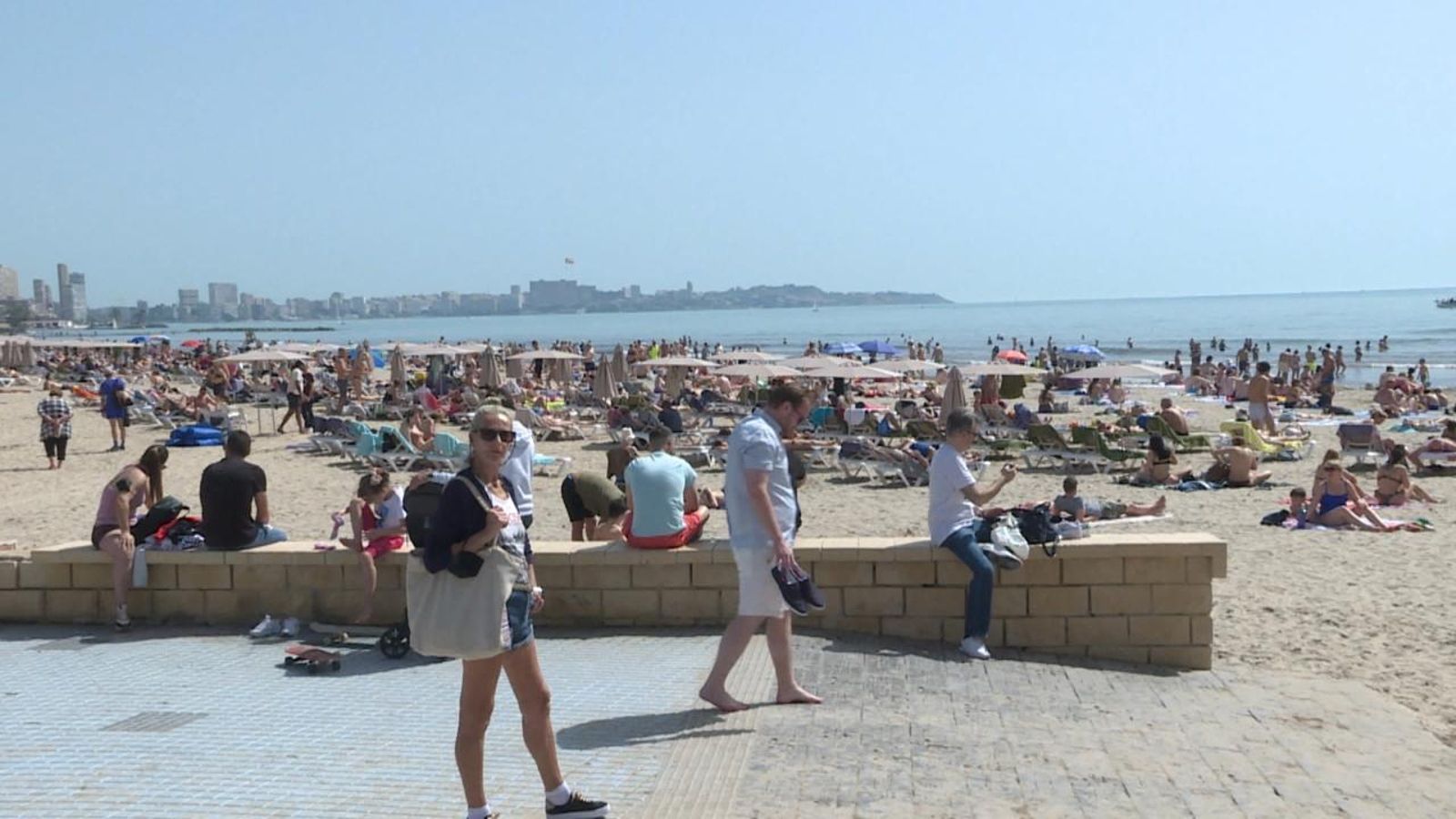 La imatge que deixen algunes localitats aquest dissabte de Setmana Santa és quasi d’estiu