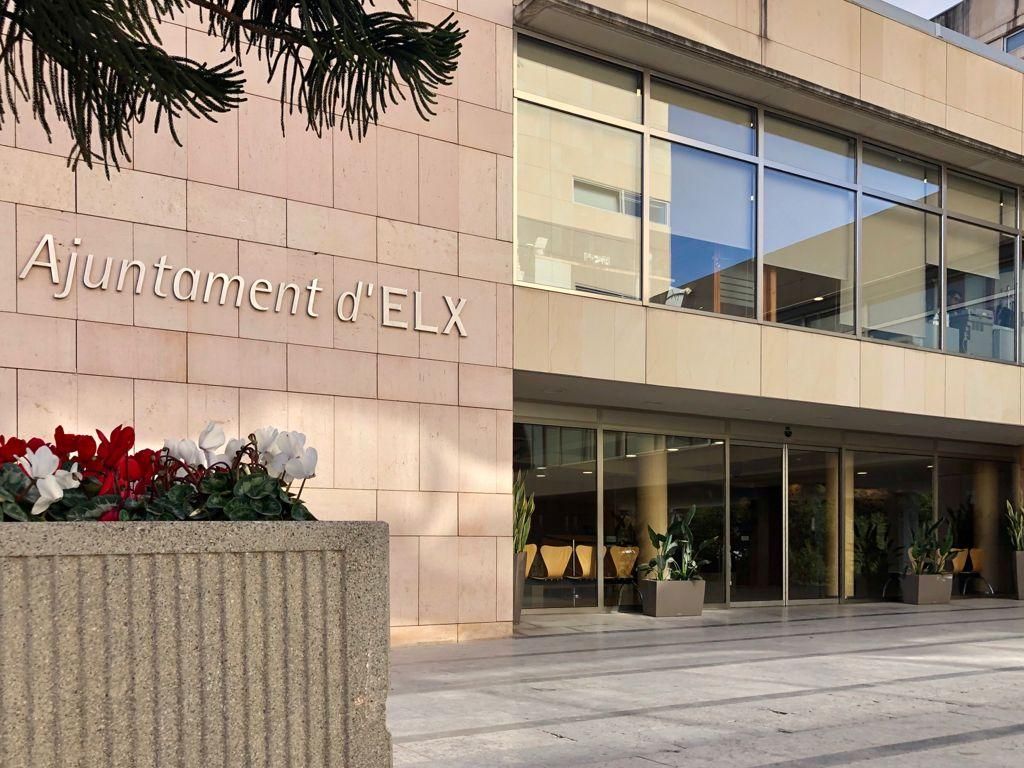 Façana de l'Ajuntament d'Elx