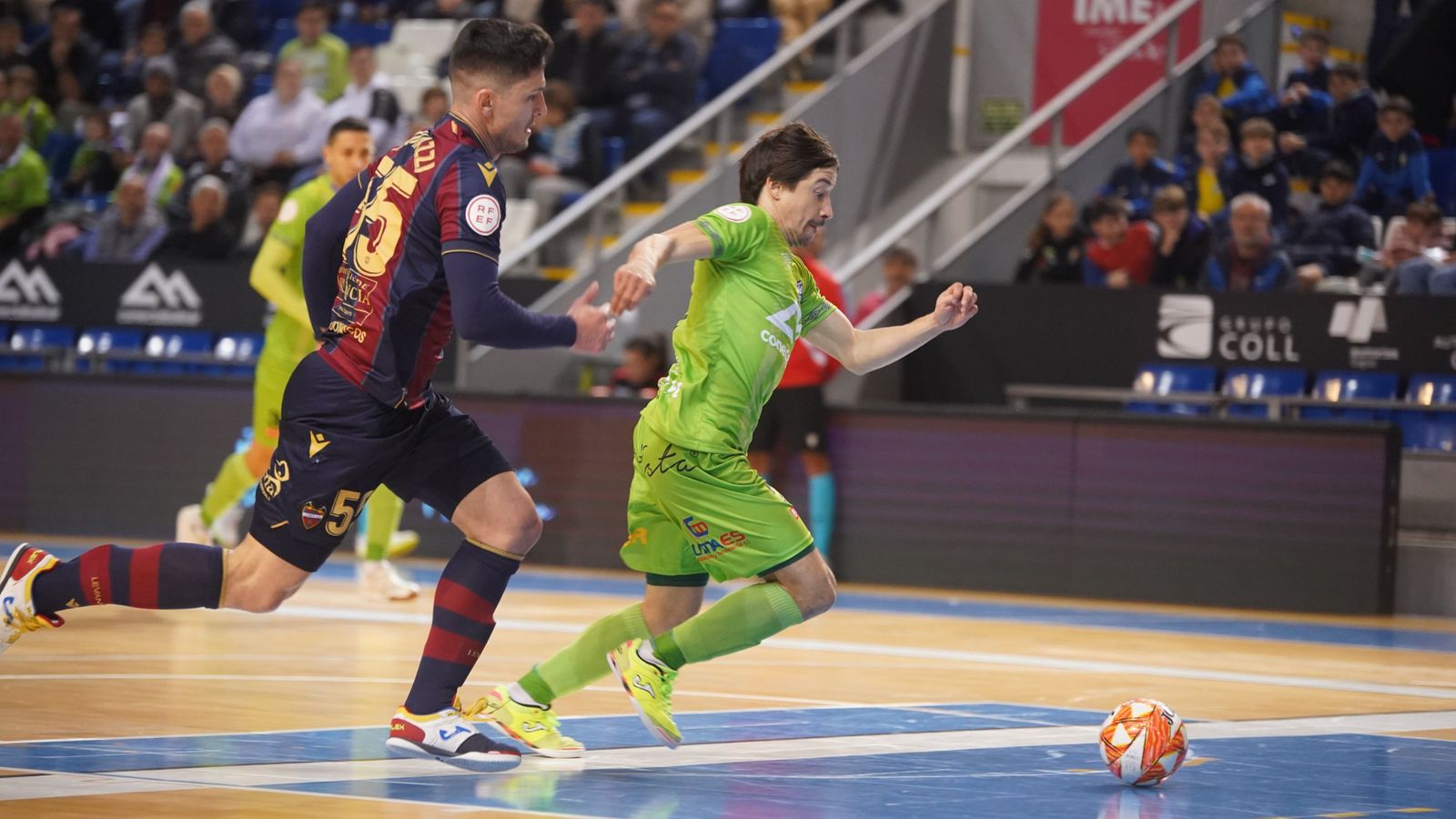 Antoniazzi, en una acció del partit