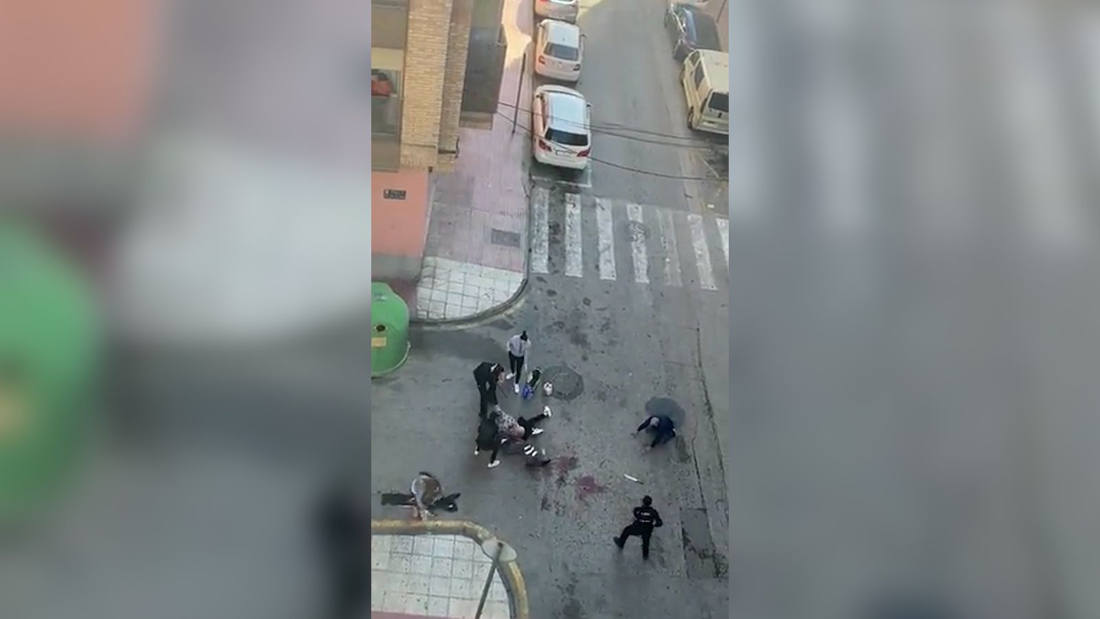 Un violent apunyalament a plena llum del dia deixa tres detinguts, un d’ells amb la mà semiamputada