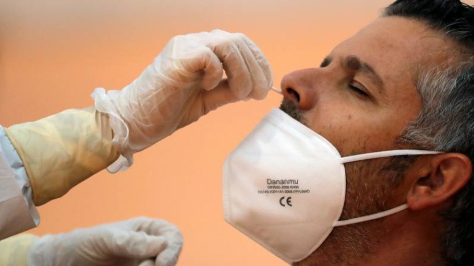 El món ha sumat en l'últim dia quasi 561.000 nous positius