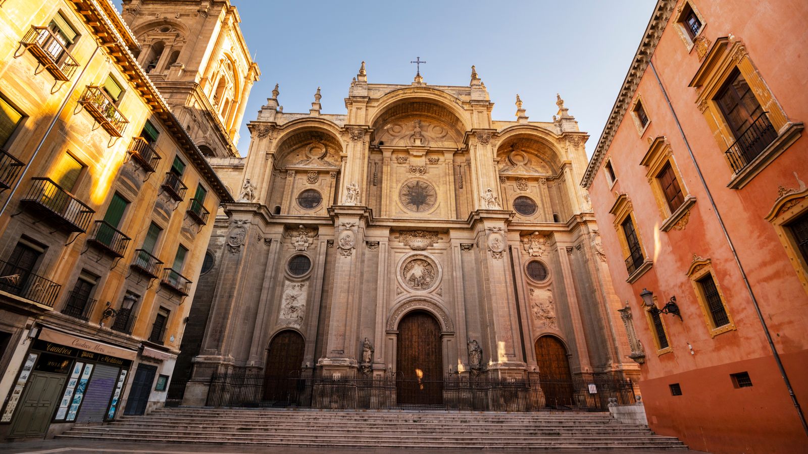 Façana de la catedral de Granda, on l'arquebisbe fa realitzar les polèmiques declaracions des del púlpit aquest diumenge
