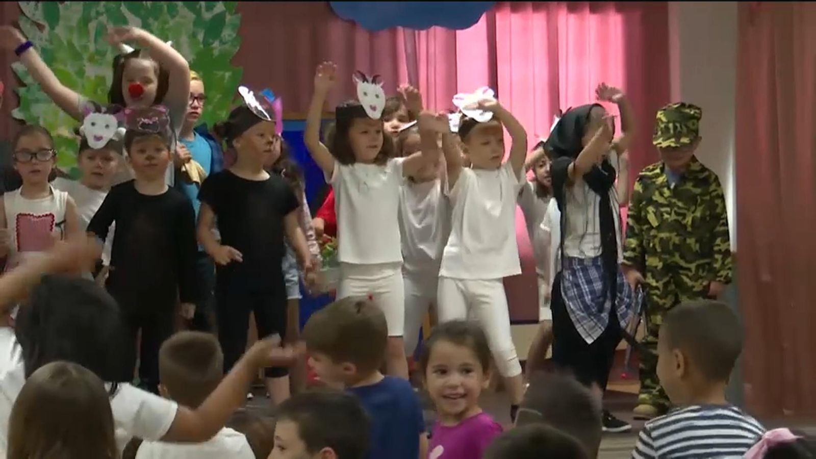 'El cau de les feretes' a un centre escolar de Riola, en una imatge d'arxiu