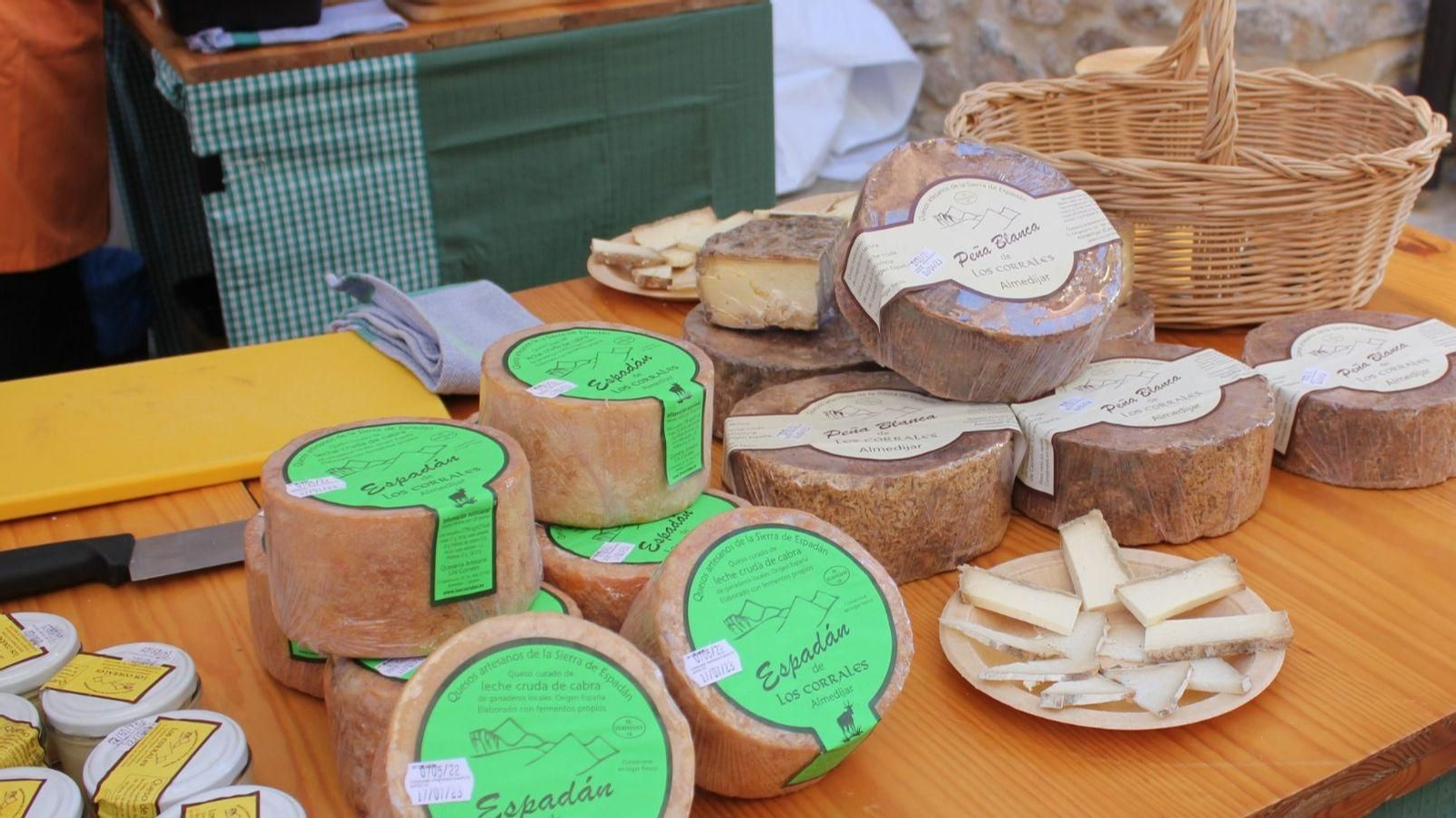 Diversos productes de la formatgeria Los Corrales