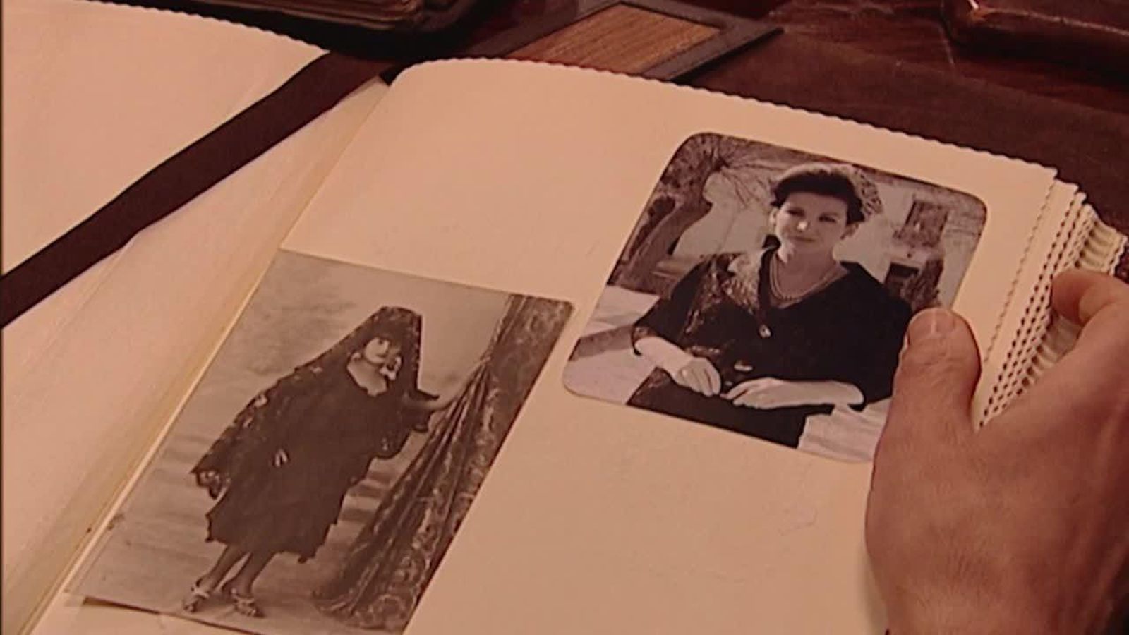 Capítol 28: Secrets