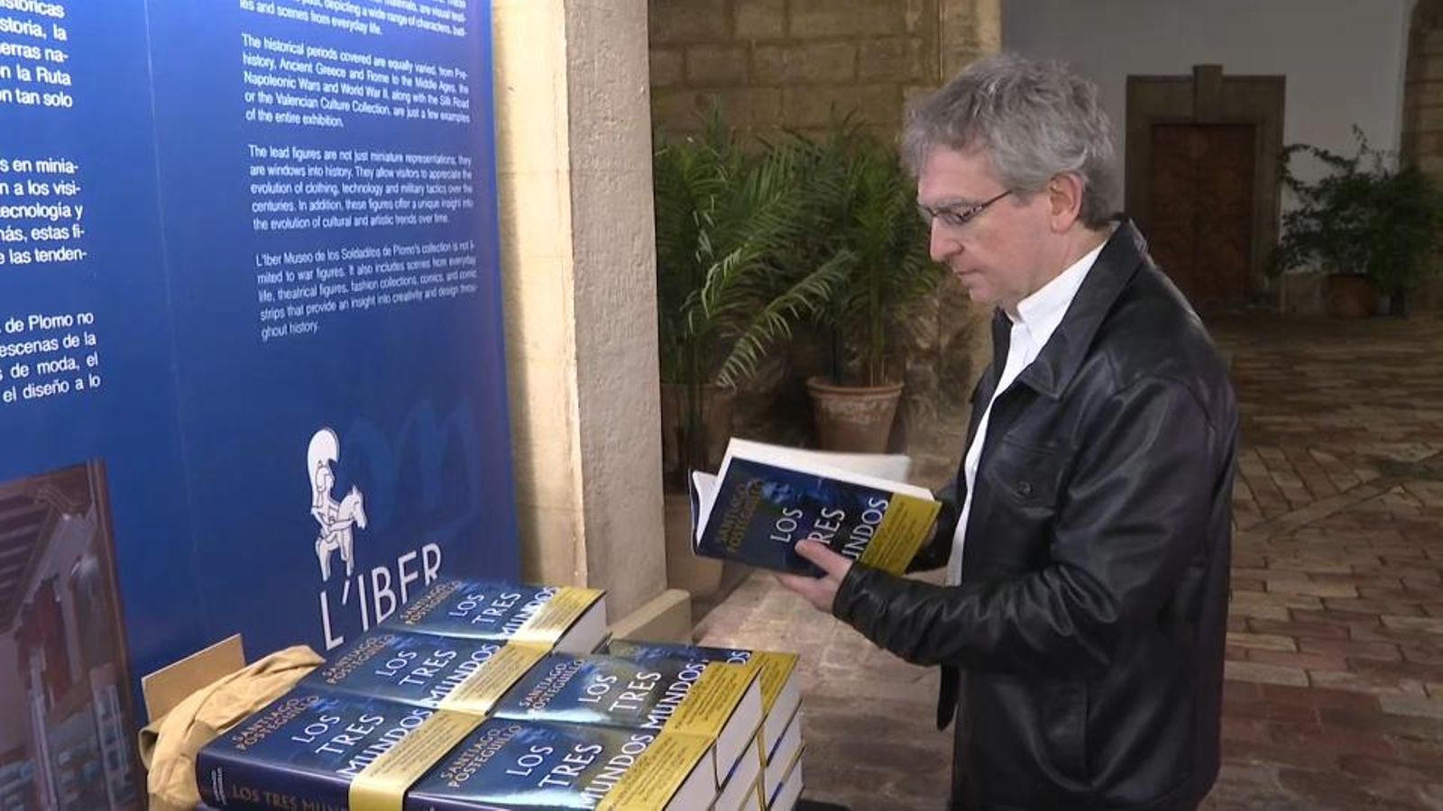 Santiago Posteguillo presenta 'Los tres mundos'