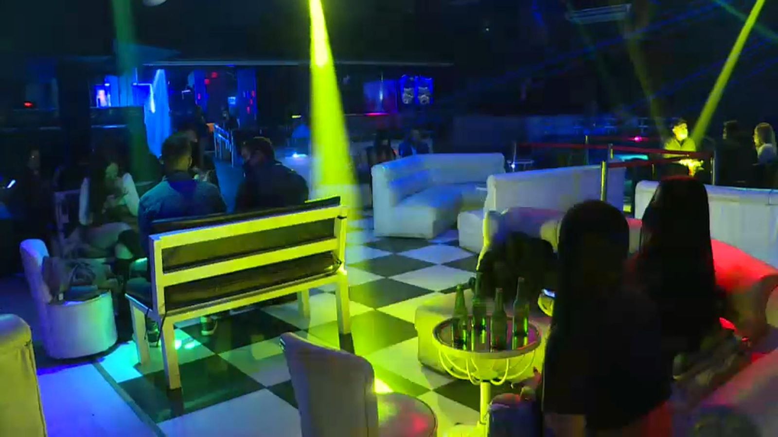 Un local d'oci nocturn obert de vesprada aquest cap de setmana