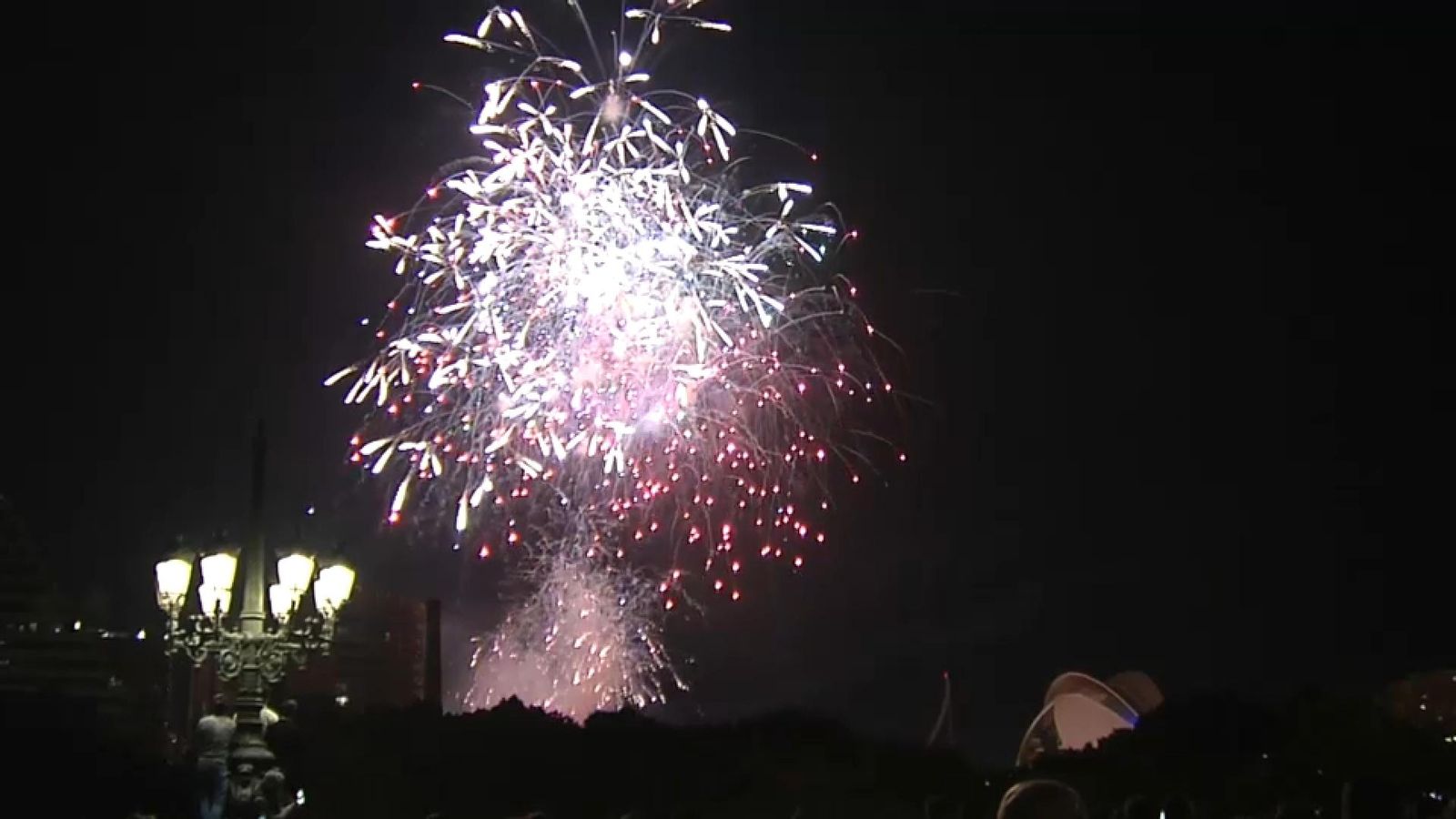 Així es va viure la Nit del Foc amb més pressupost de la història