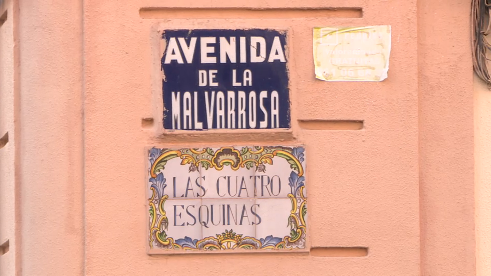 Els Quatre Cantons, a l'avinguda de la Malva-rosa Els Quatre Cantons, a l'avinguda de la Malva-rosa