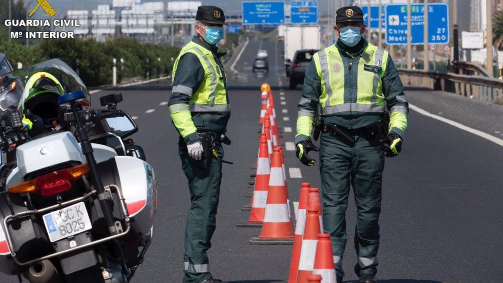 Control de trànsit de la Guàrdia Civil en imatge d'arxiu