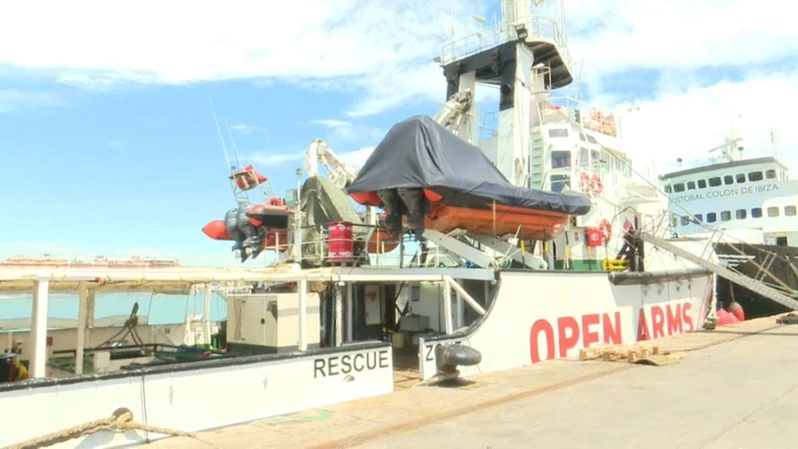 L’embarcació d’Open Arms arriba a Borriana