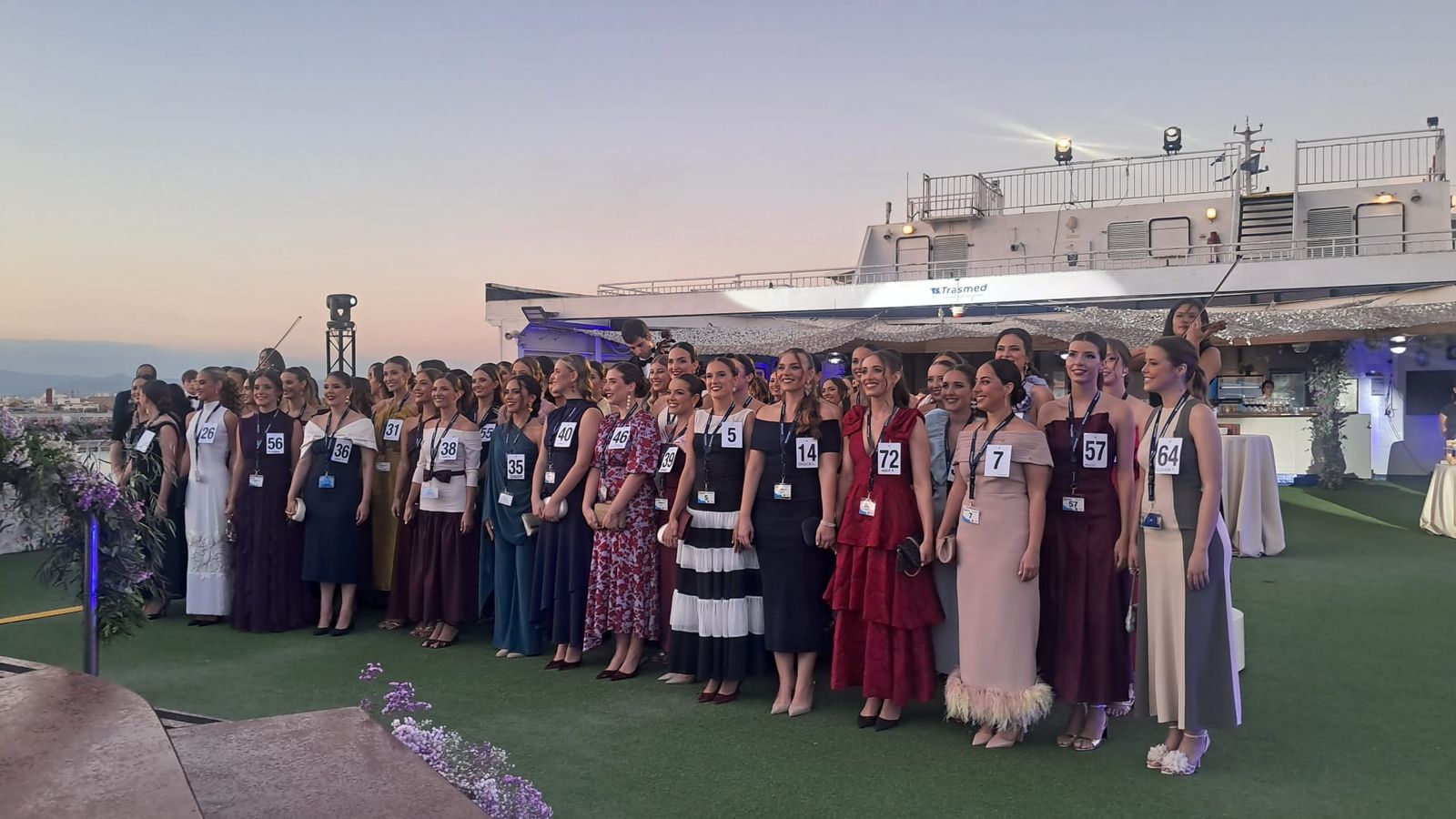 Les candidates a fallera major de València, a bord del ferri que les portarà a Menorca