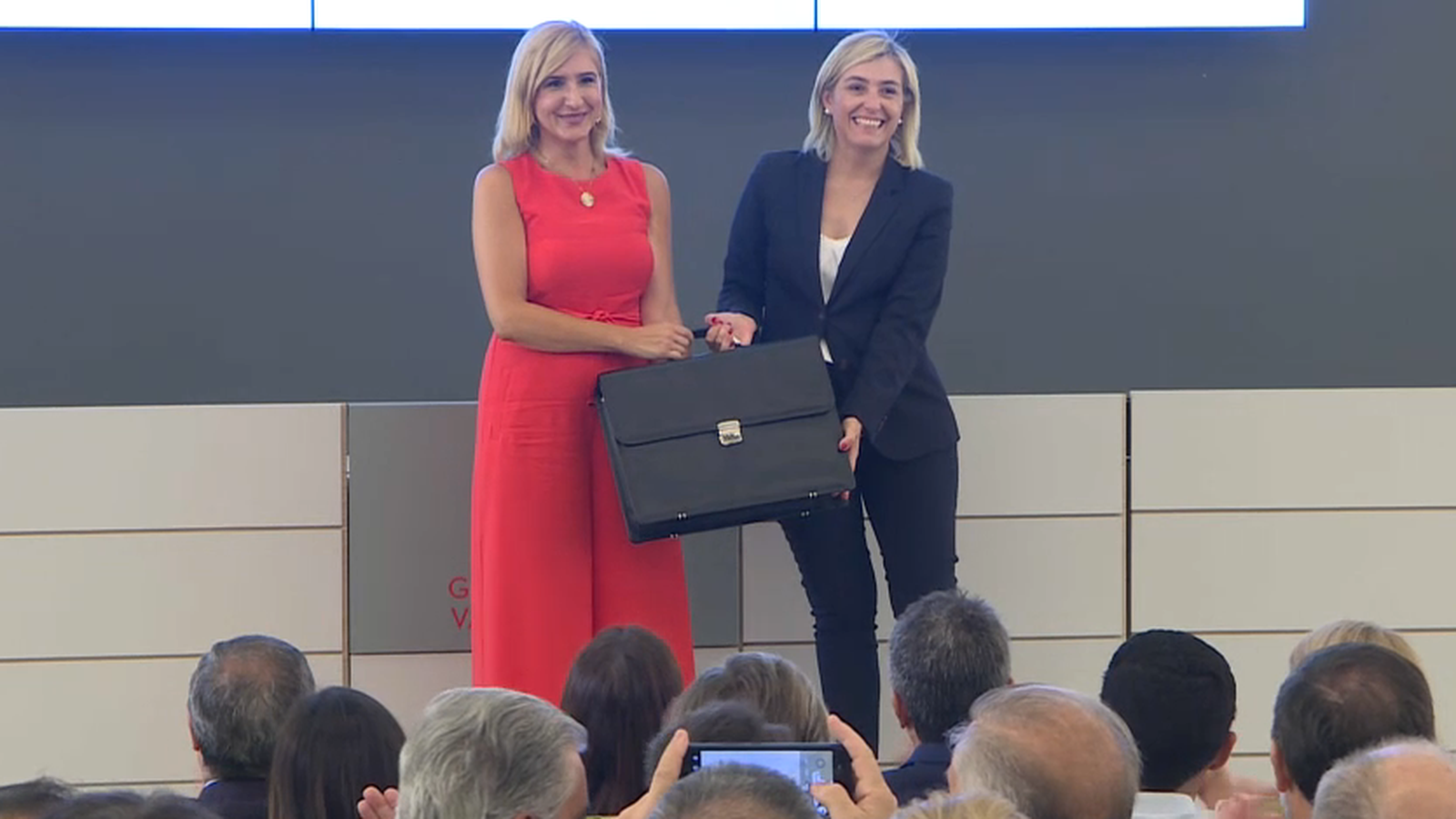 Salomé Pradas rep la cartera de Justícia i Interior de mans de l'exconsellera Elisa Núñez