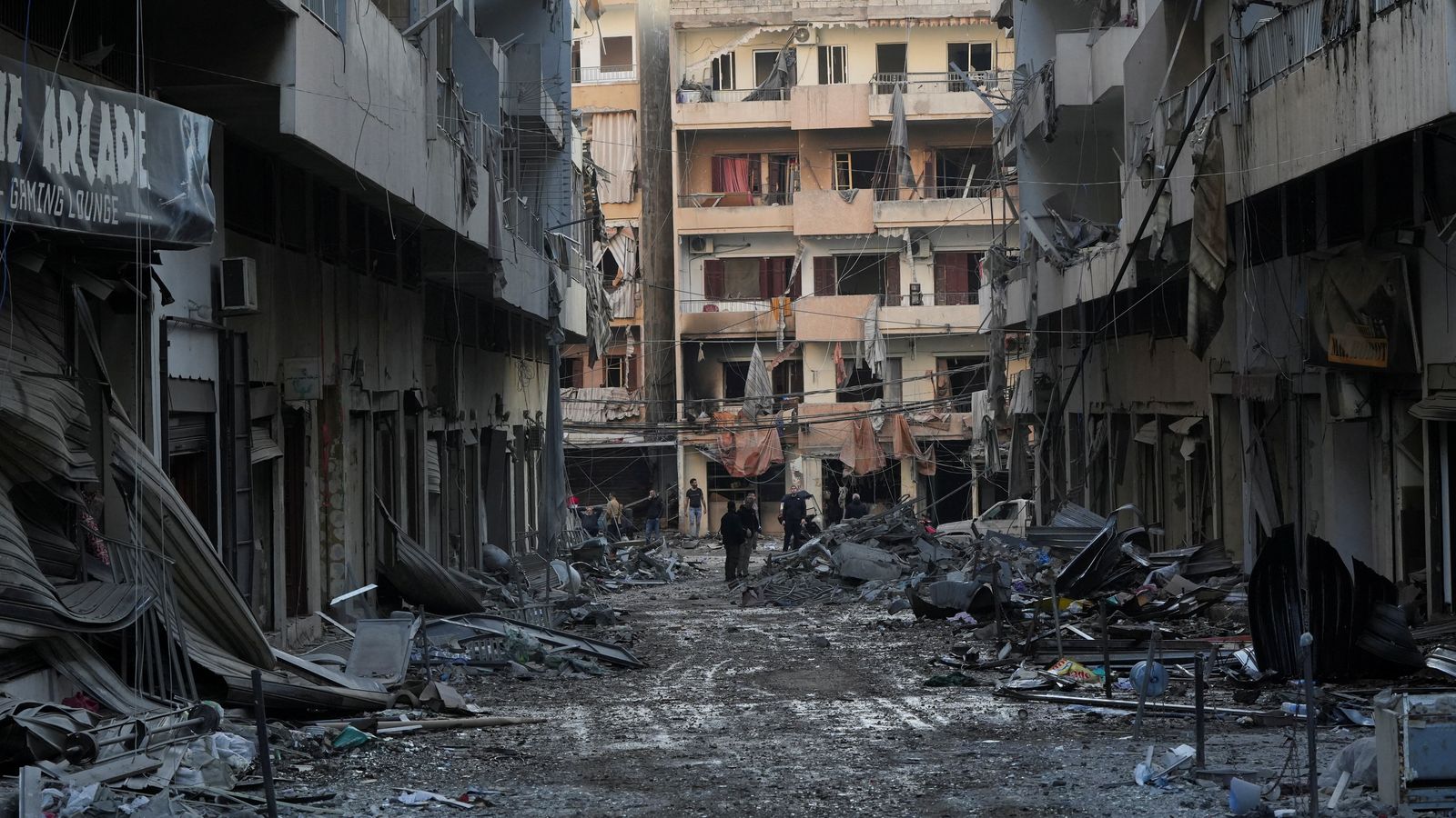 Edificis esfondrats després dels bombardejos israelians al sud de Beirut