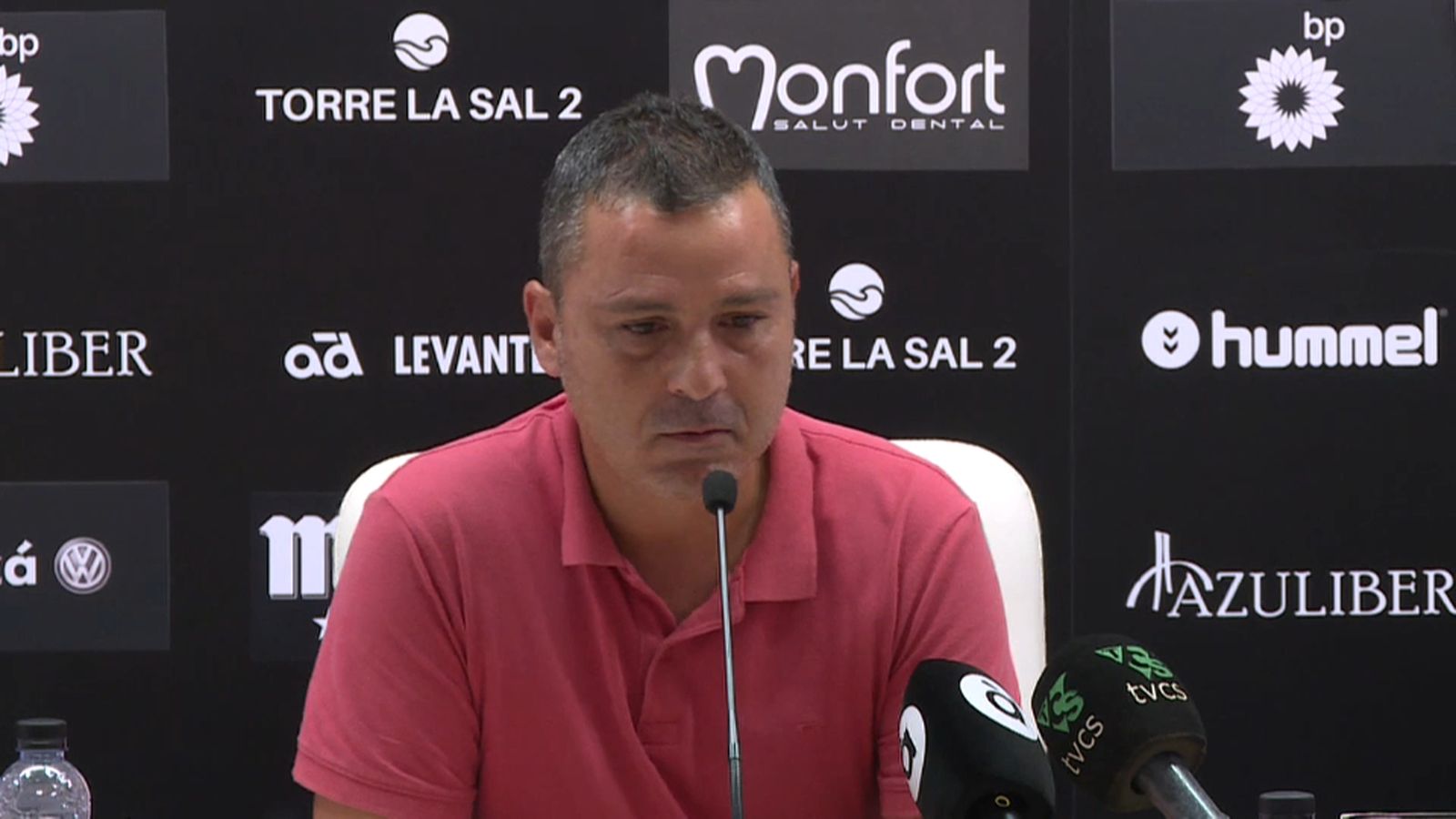 Escobar, a la roda de premsa.