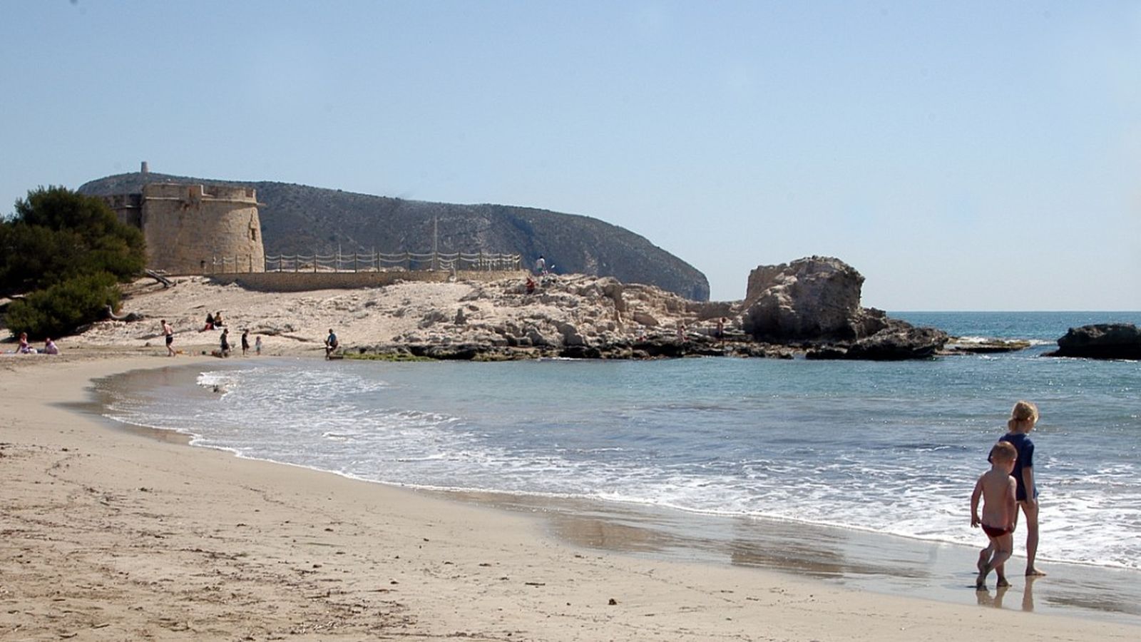 La platja de l'Ampolla de Teulada, a la Marina Alta