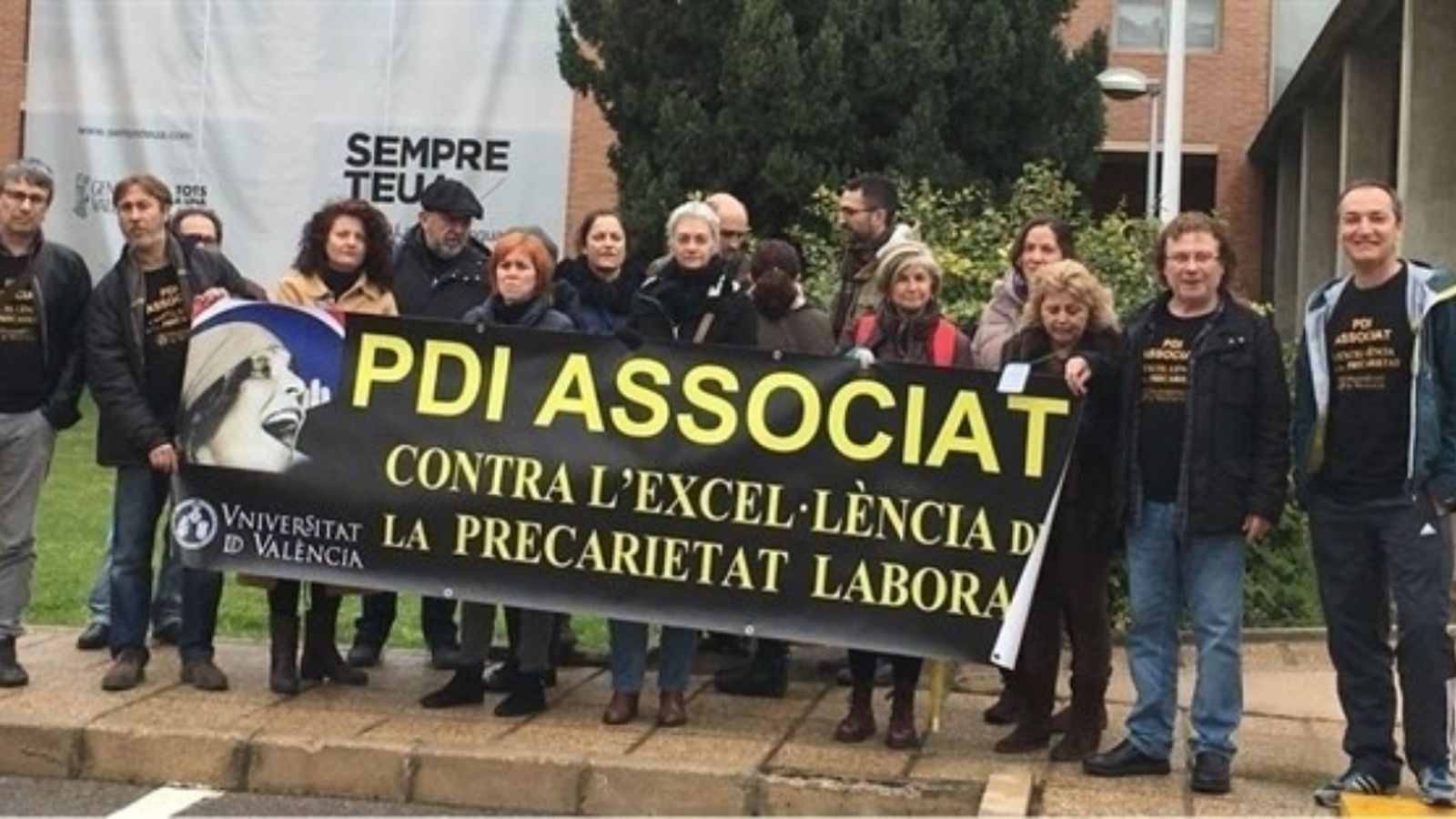 Professors associats durant la vaga del curs passat