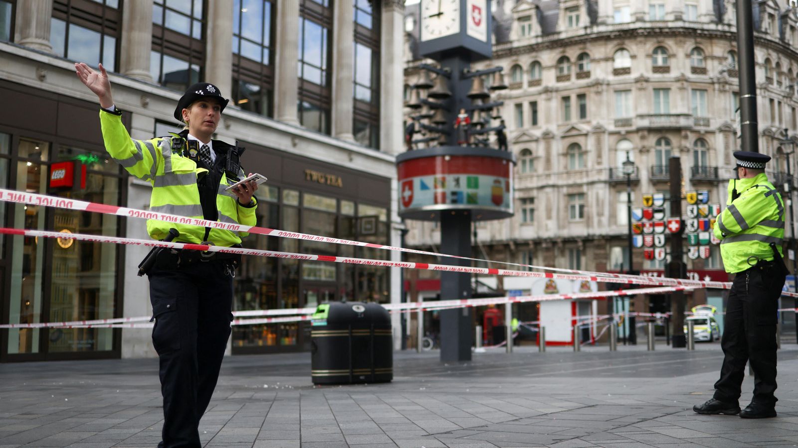 Plaça de Leicester, a Londres, on aquest divendres un home ha apunyalat dos policies