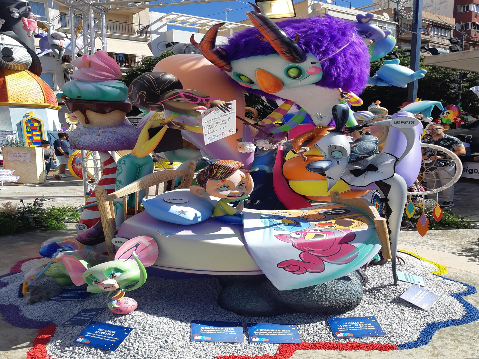 Ninots de la foguera infantil Sèneca-Autobusos 2024