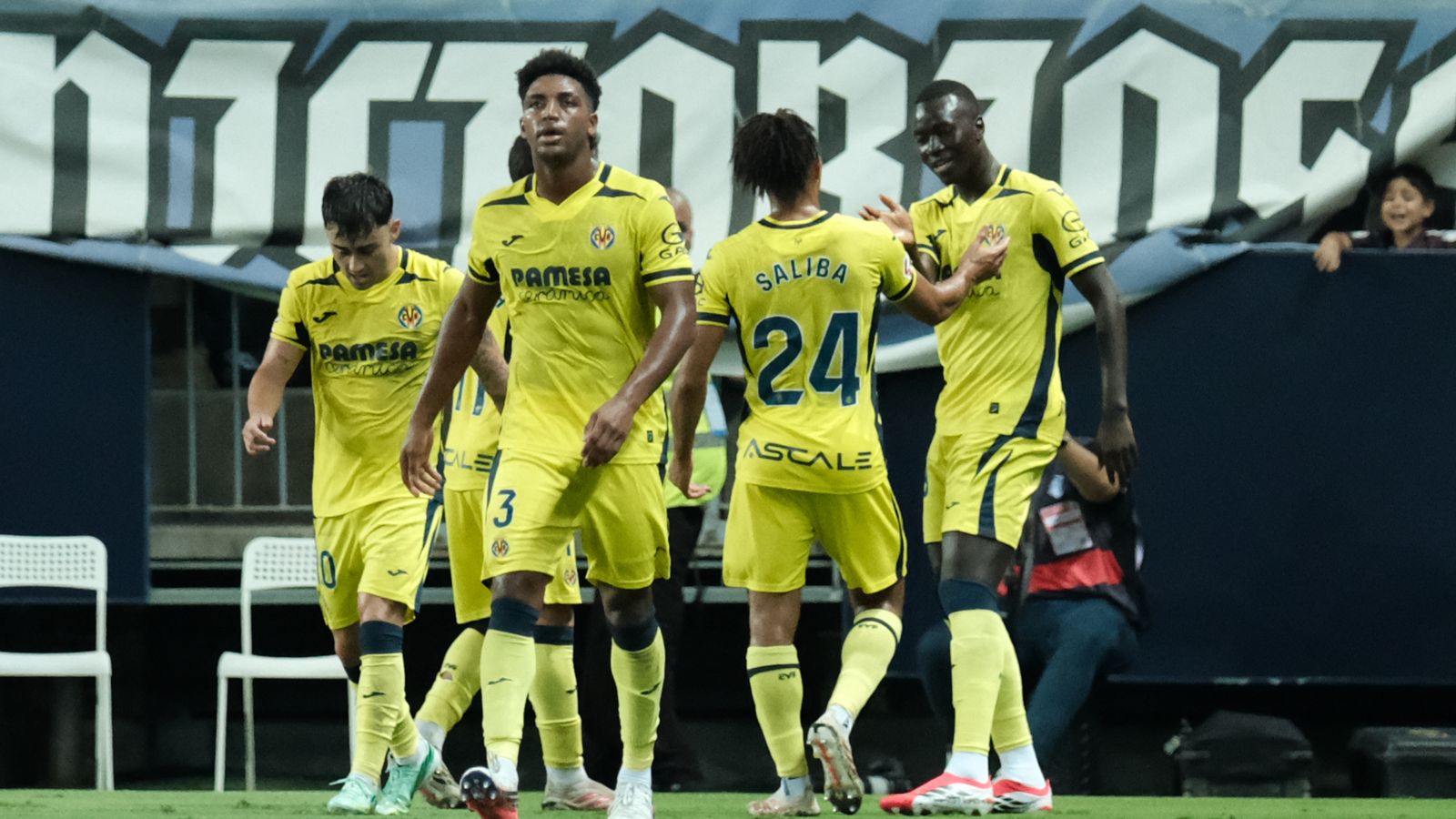 Els jugadors del Villarreal celebren un gol a Màlaga
