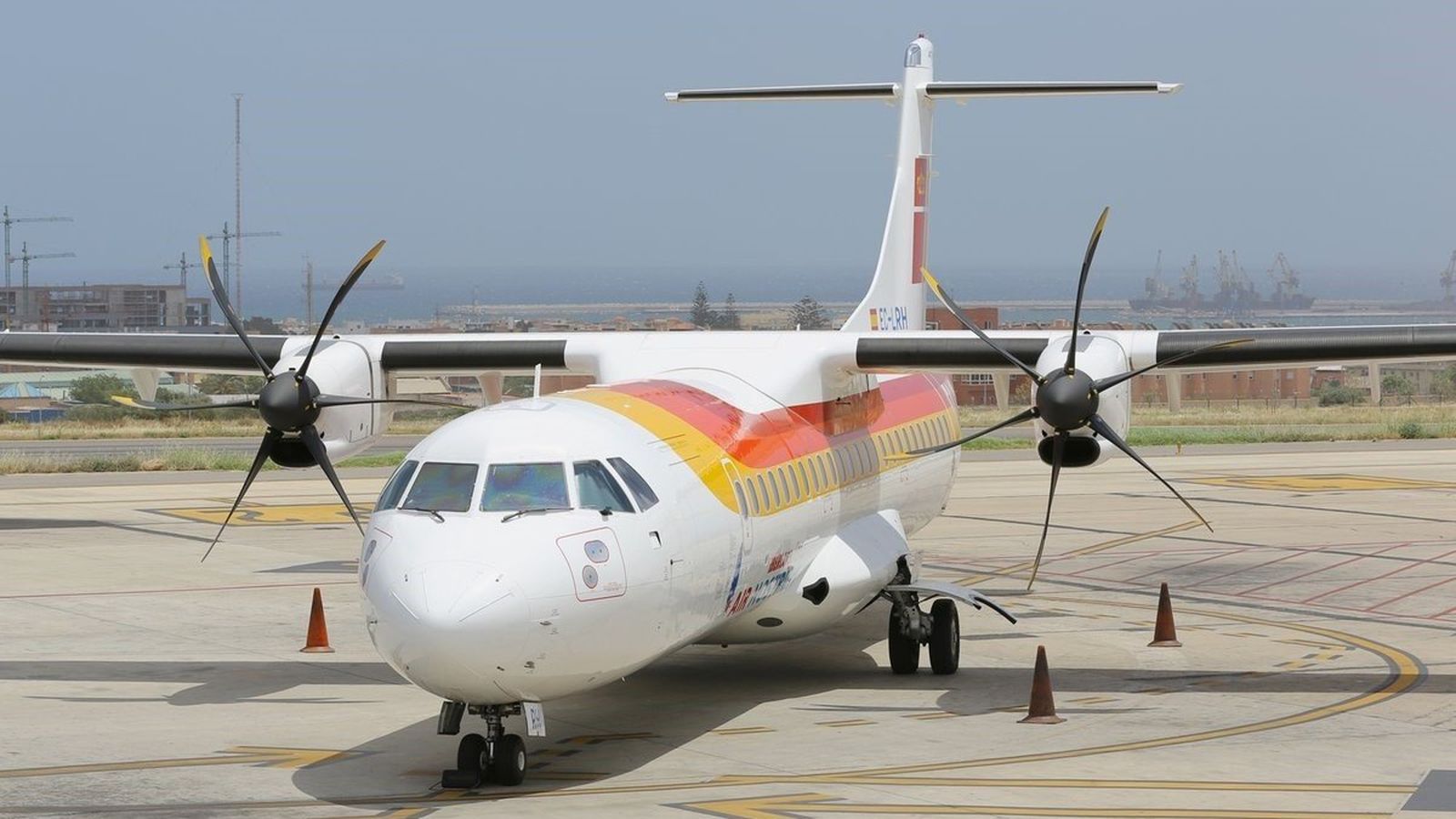 Air Nostrum busca tripulants de cabina de passatgers a València