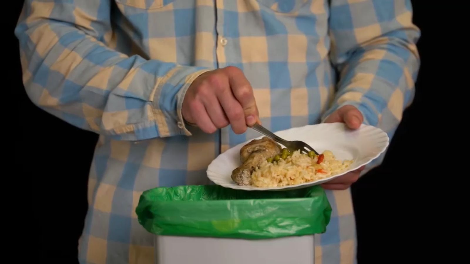 Cada persona tira al fem uns 31 euros en menjar durant les festes