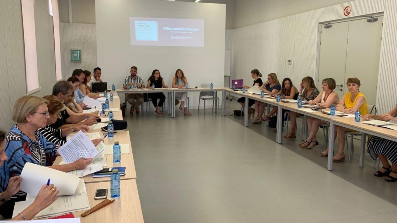 La comissió de seguiment del Pacte Valenciá contra la Violència de Gènere i Masclista s'ha reunit aquest dimarts a València