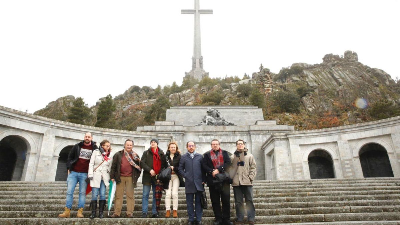 Una delegació de l'executiva del PSOE en una visita al Valle de los Caídos