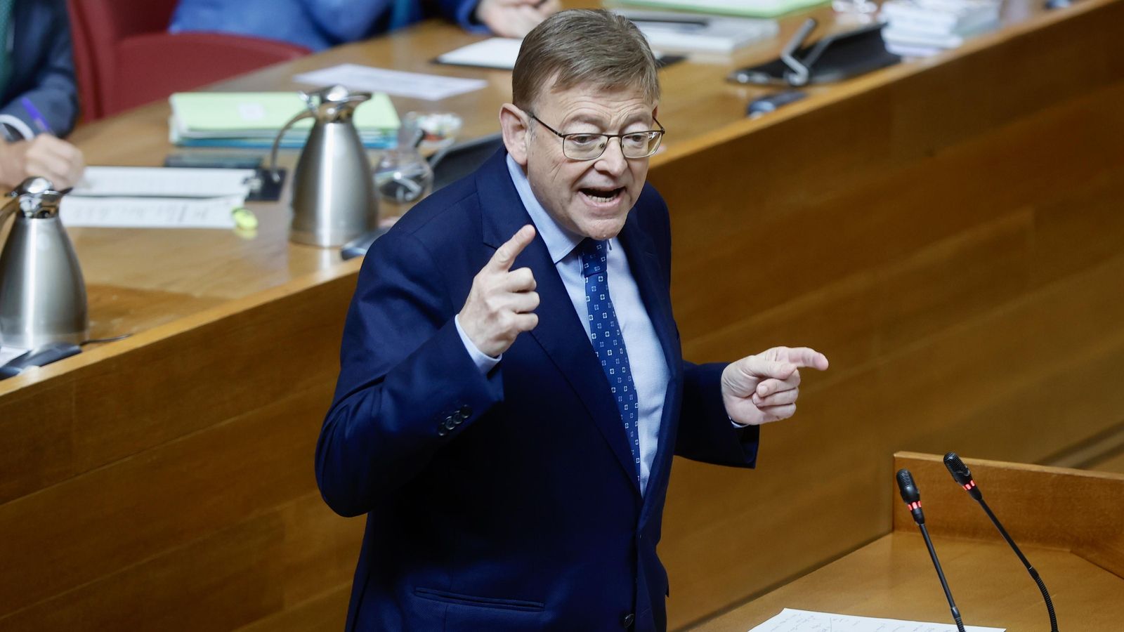 El cap del Consell, Ximo Puig, durant la sessió de control a les Corts