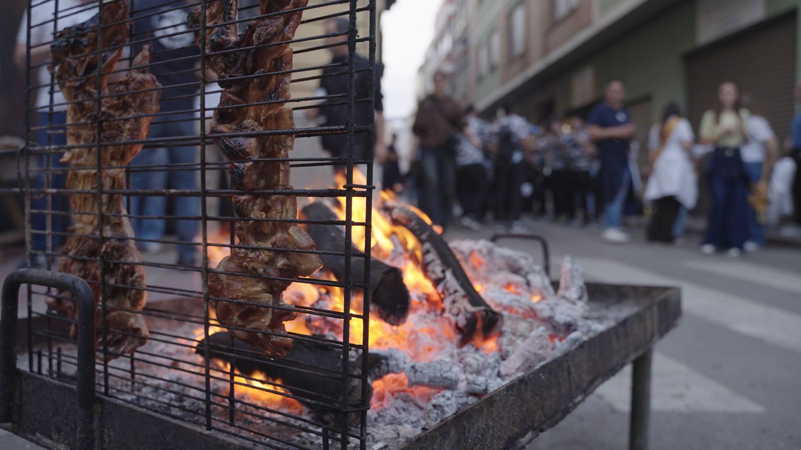 La Nit de la Xulla de Vila-real és una de les festes més multitudinàries del poble