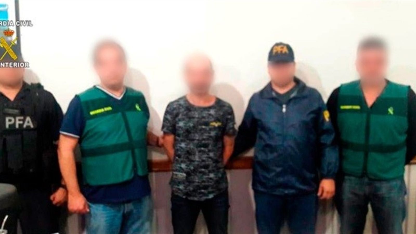 En la detenció va intervindre a Guàrdia Civil, amb el suport d'autoritats locals i d'Interpol
