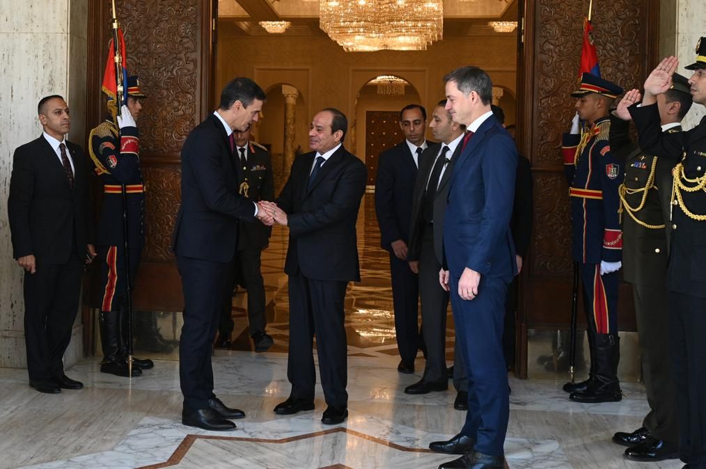 El president del Govern, Pedro Sánchez, es reuneix amb el president egipci al Caire