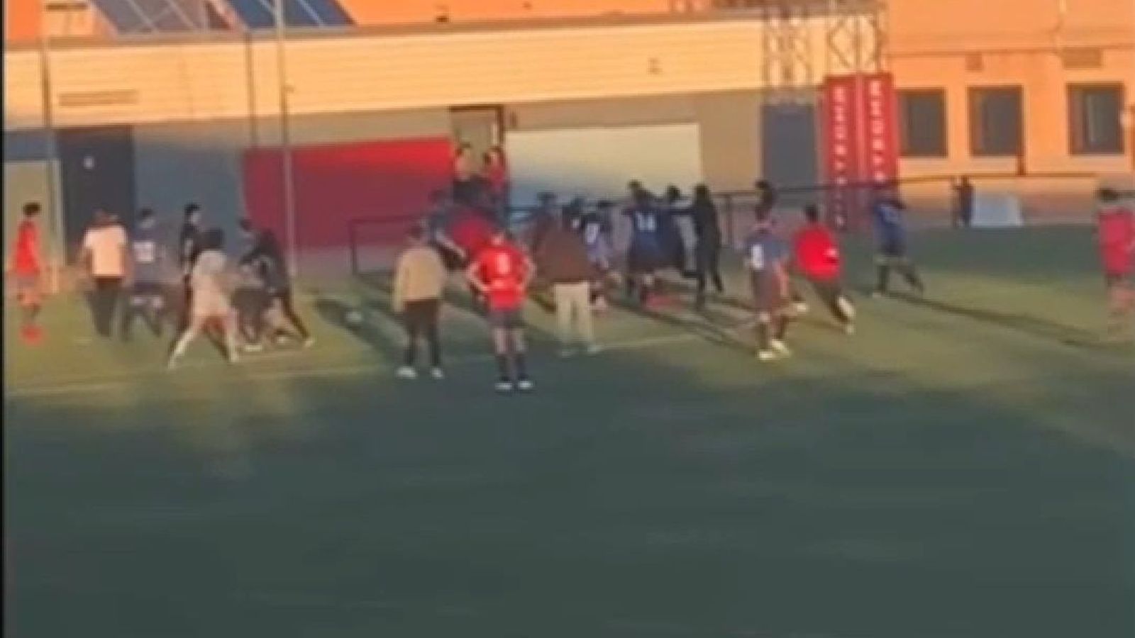 Baralla entre els juvenils del Nules i el Fadrí